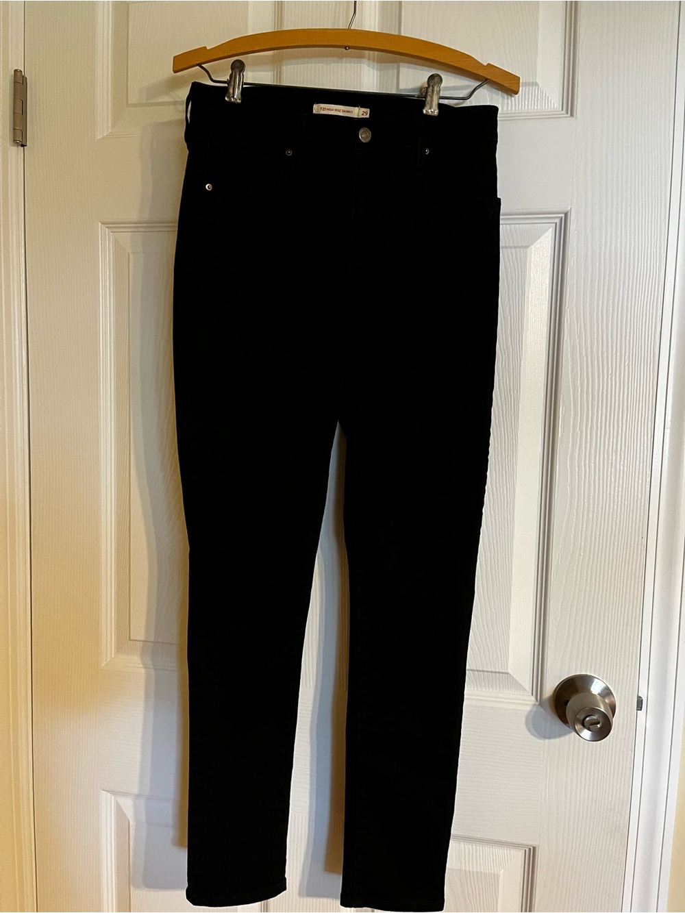 Black Levi’s 721 High Rise Women’s Skinny Jeans